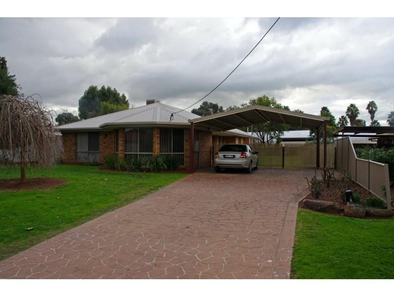 10 Kamarooka Street, Barooga VIC 3644