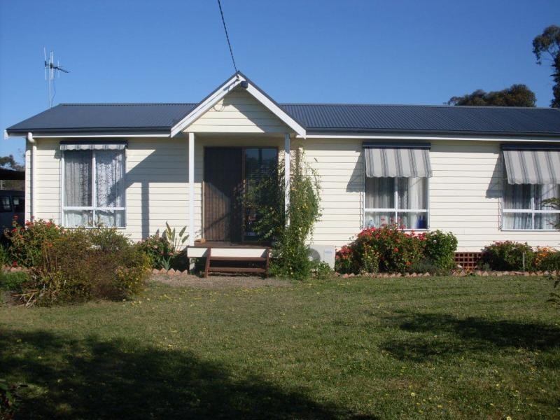 10 Hotchin Street, Katamatite VIC 3649