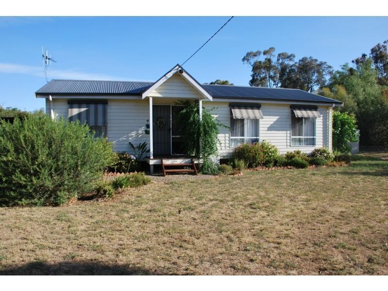 10 Hotchin Street, Katamatite VIC 3649