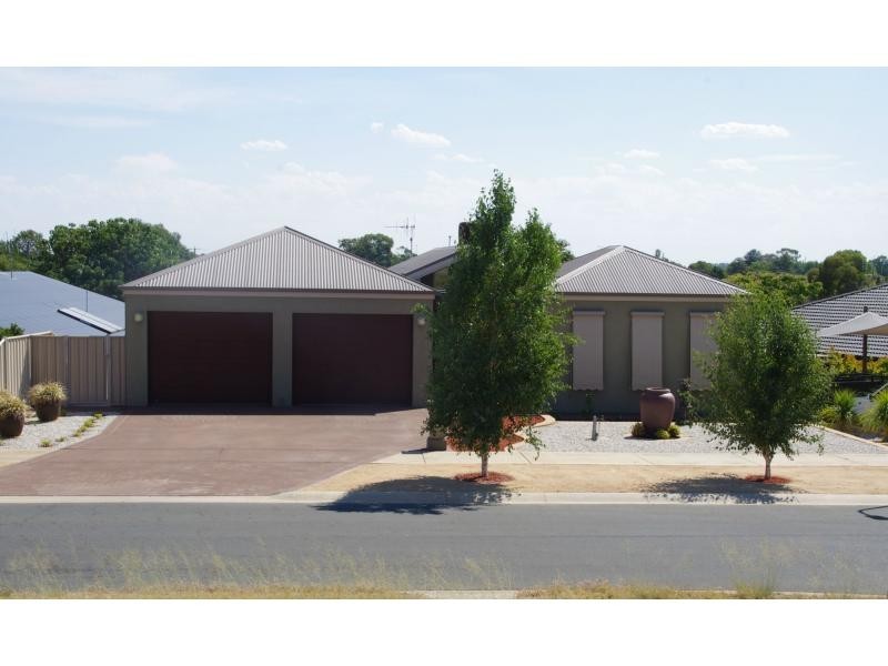 26 Apricot Circuit, Cobram VIC 3644