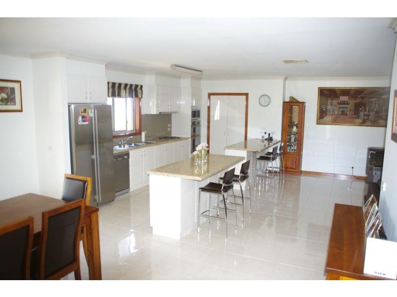 26 Apricot Circuit, Cobram VIC 3644