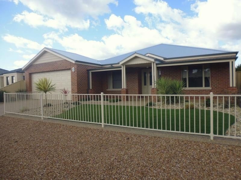 6 Nicolina Street, Cobram VIC 3644