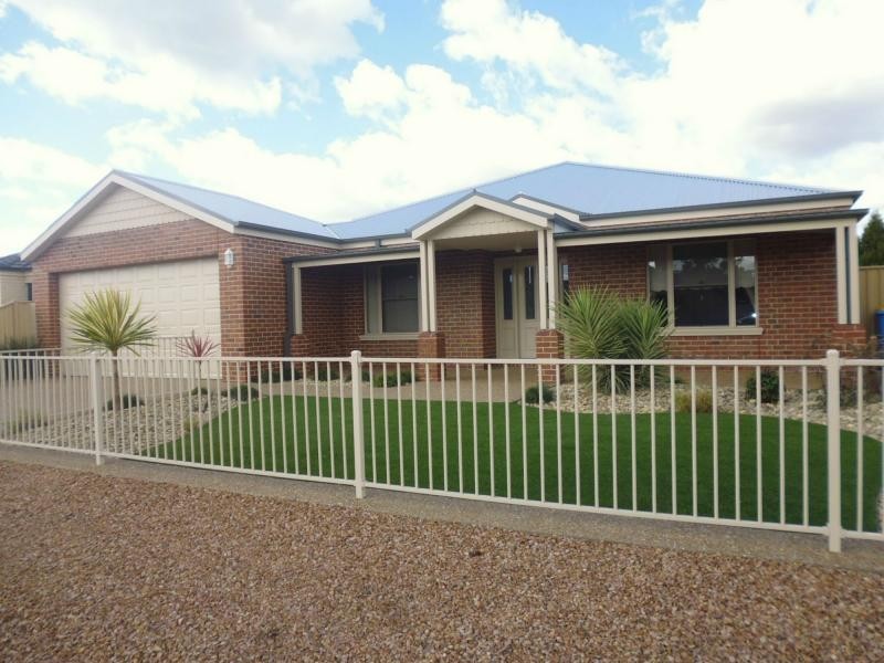 6 Nicolina Street, Cobram VIC 3644