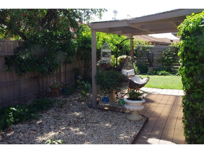 Unit 2/9 Oak Street, Cobram VIC 3644