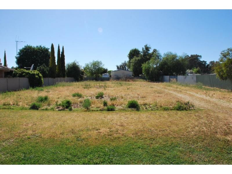 2 Gooley Street, Yarroweyah VIC 3644