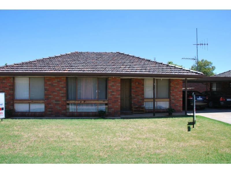 2/82 Queen Street, Cobram VIC 3644