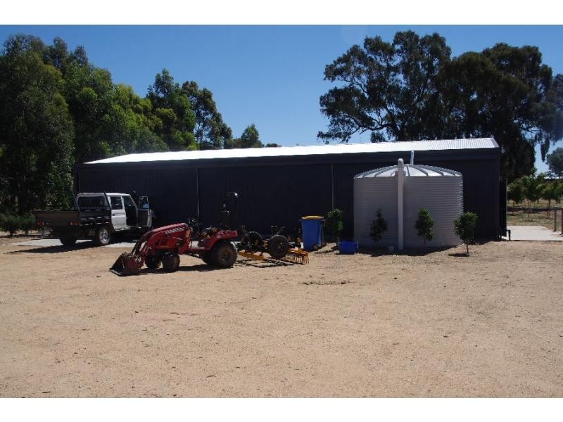 45 Barnes Road, Cobram East VIC 3644