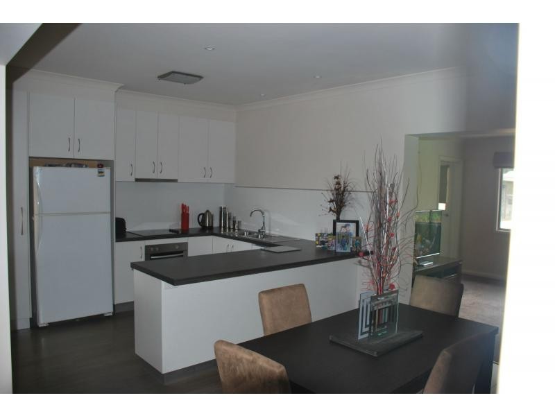 1 Glenavon Avenue, Cobram VIC 3644