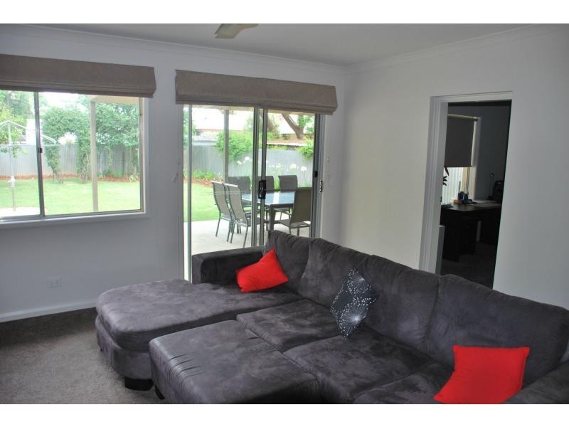 1 Glenavon Avenue, Cobram VIC 3644