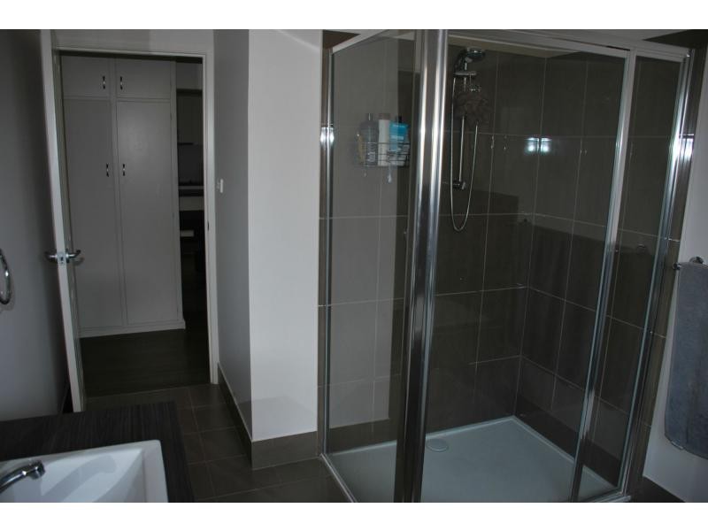 1 Glenavon Avenue, Cobram VIC 3644