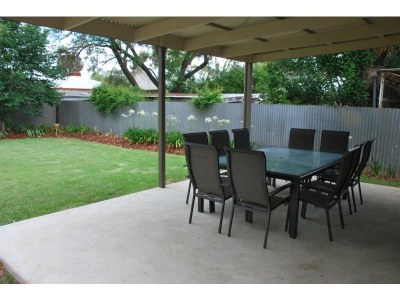 1 Glenavon Avenue, Cobram VIC 3644