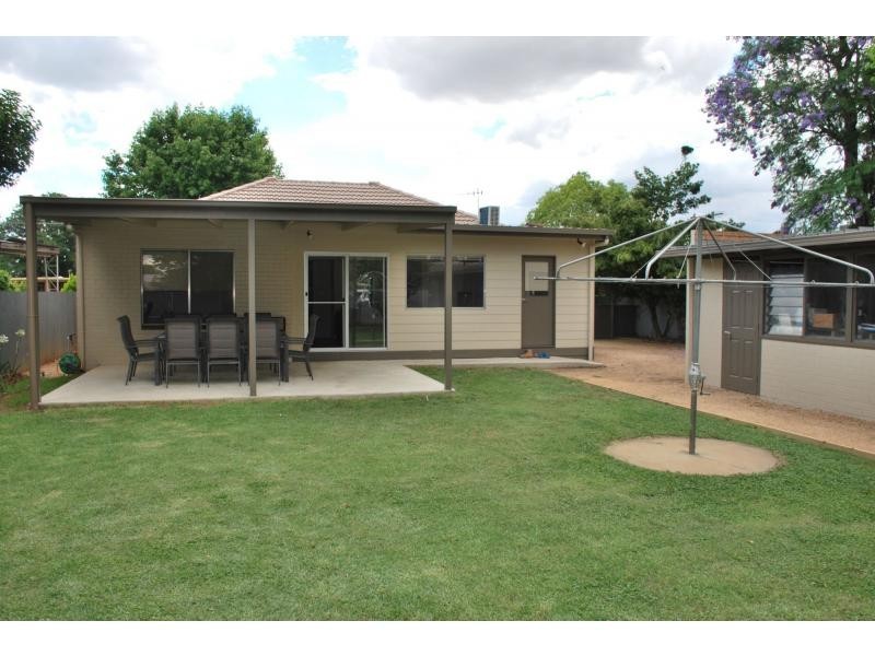 1 Glenavon Avenue, Cobram VIC 3644