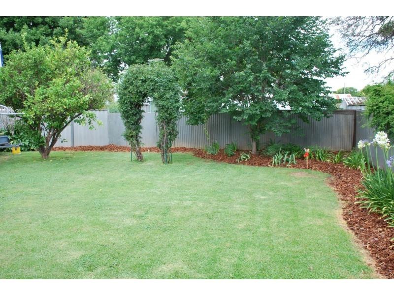 1 Glenavon Avenue, Cobram VIC 3644