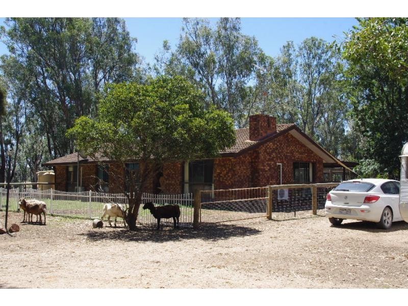 700 Stokes Road, Koonoomoo VIC 3644