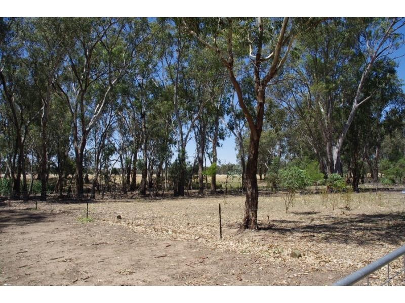 700 Stokes Road, Koonoomoo VIC 3644