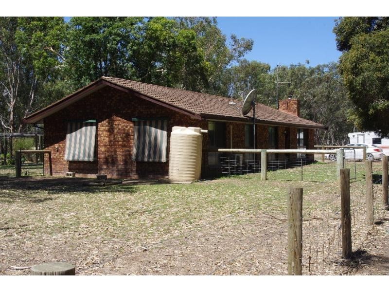 700 Stokes Road, Koonoomoo VIC 3644