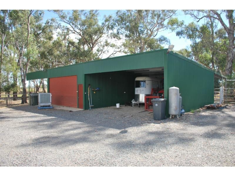 6915 Goulburn Valley Highway, Koonoomoo VIC 3644