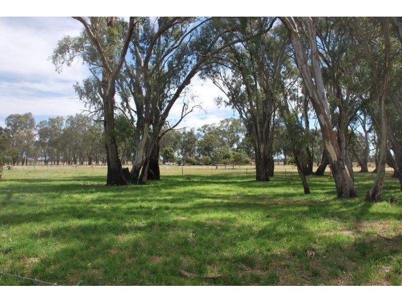 6915 Goulburn Valley Highway, Koonoomoo VIC 3644