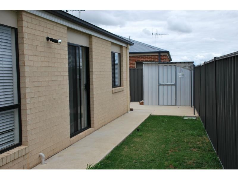11 Rivertown Grove, Cobram VIC 3644