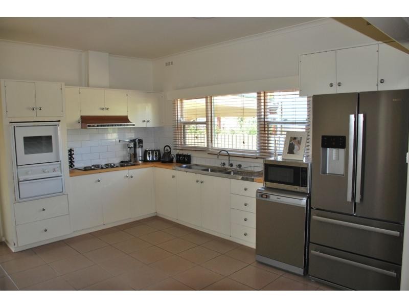 10 Warkil Street, Cobram VIC 3644