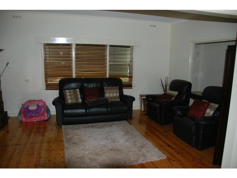 10 Warkil Street, Cobram VIC 3644