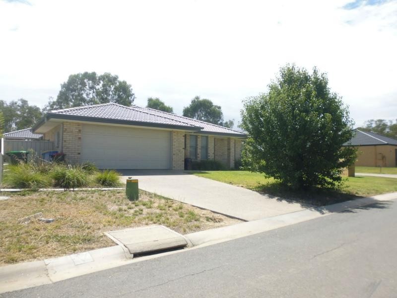 1/2 Horner Street, Cobram VIC 3644