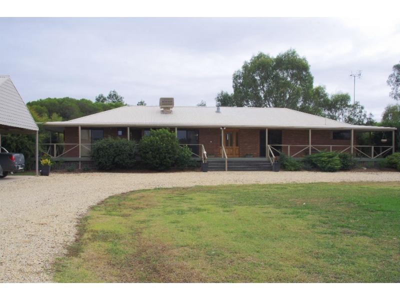 90 Greens Lane, Koonoomoo VIC 3644