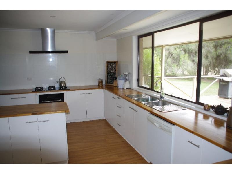 90 Greens Lane, Koonoomoo VIC 3644