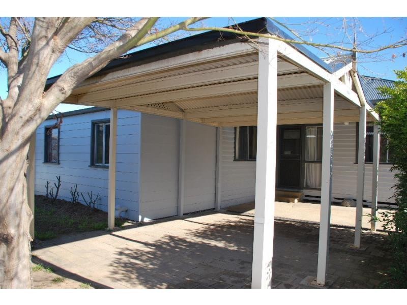 8 Thompson Avenue, Cobram VIC 3644