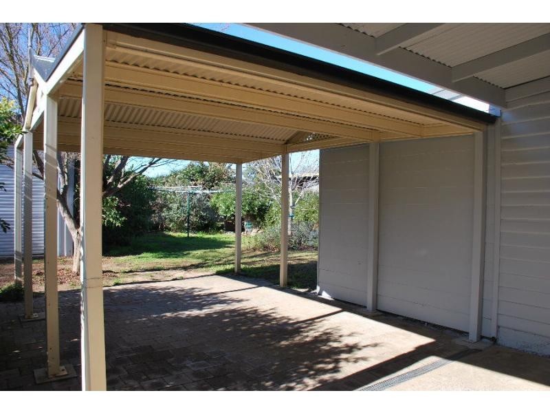 8 Thompson Avenue, Cobram VIC 3644