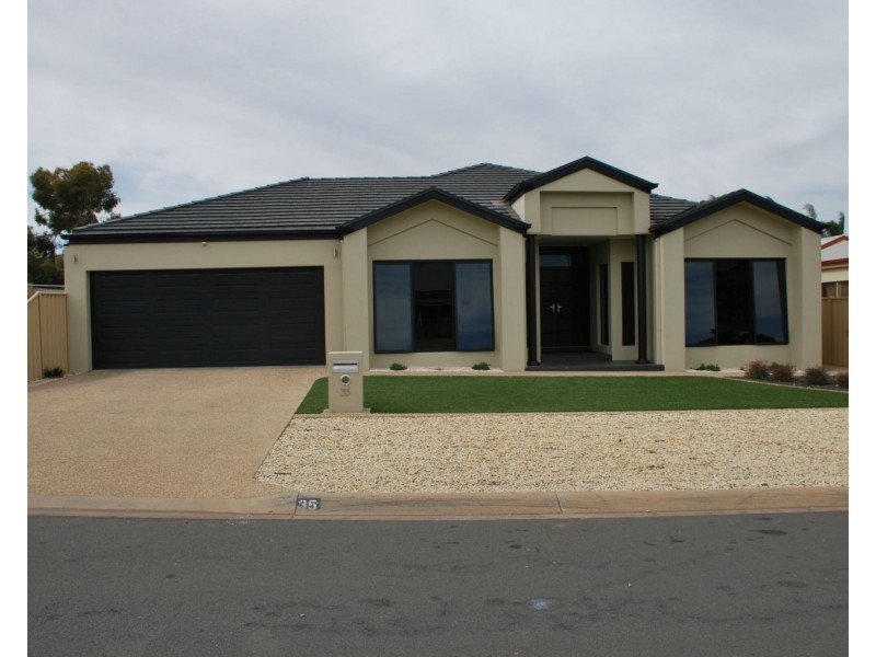 35 Apricot Circuit, Cobram VIC 3644