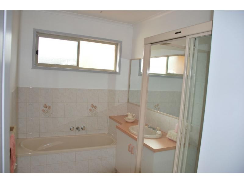 17 Sunrise Court, Cobram VIC 3644