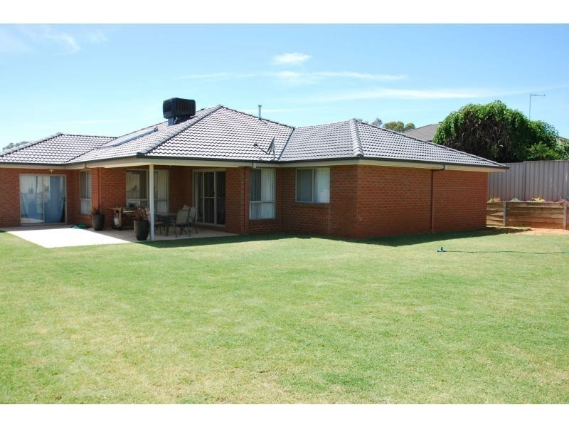 10 Scenic Drive, Cobram VIC 3644