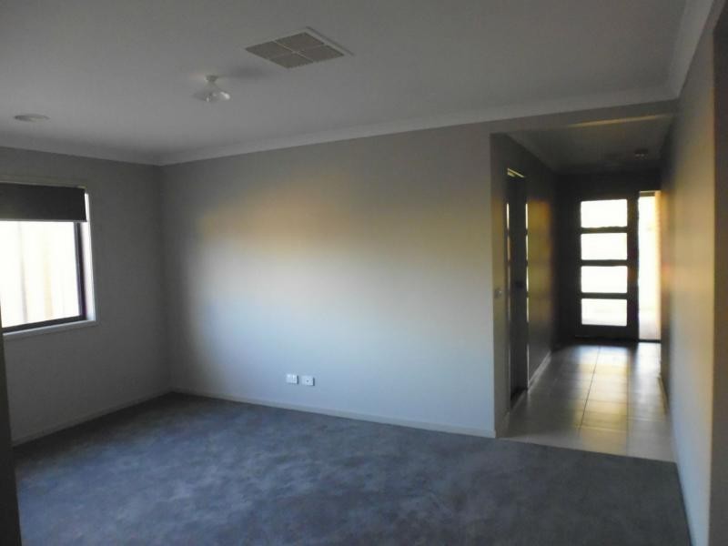 21 Anzac Avenue, Tocumwal NSW 2714