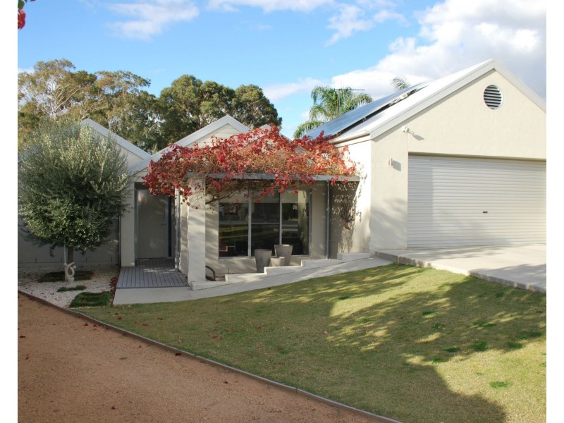 4 Tilton Court, Cobram VIC 3644