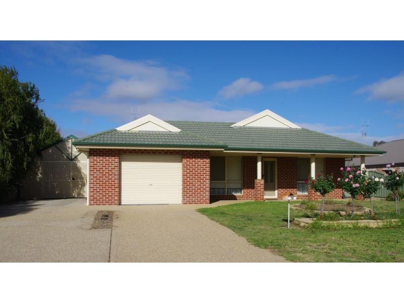 14 Alexander Avenue, Berrigan NSW 2712