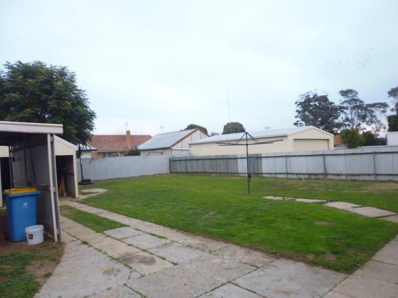 6 Lisfarron Avenue, Cobram VIC 3644