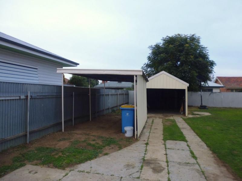6 Lisfarron Avenue, Cobram VIC 3644