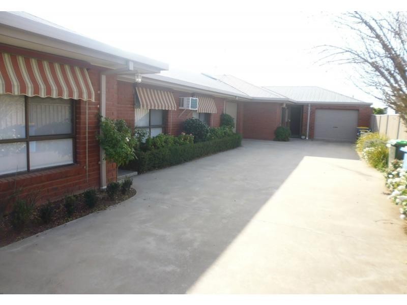 2/9 Oak Street, Cobram VIC 3644
