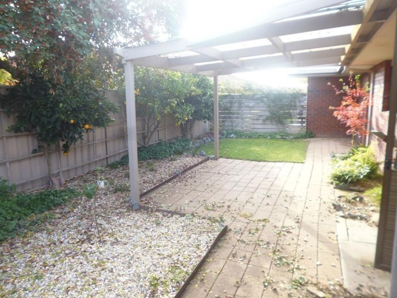 2/9 Oak Street, Cobram VIC 3644