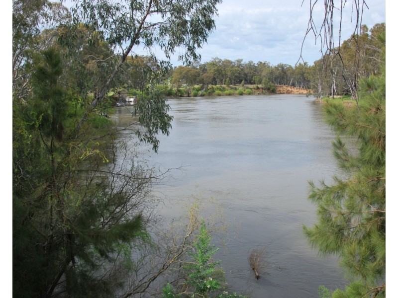 74 Quicks Road, Barooga NSW 3644