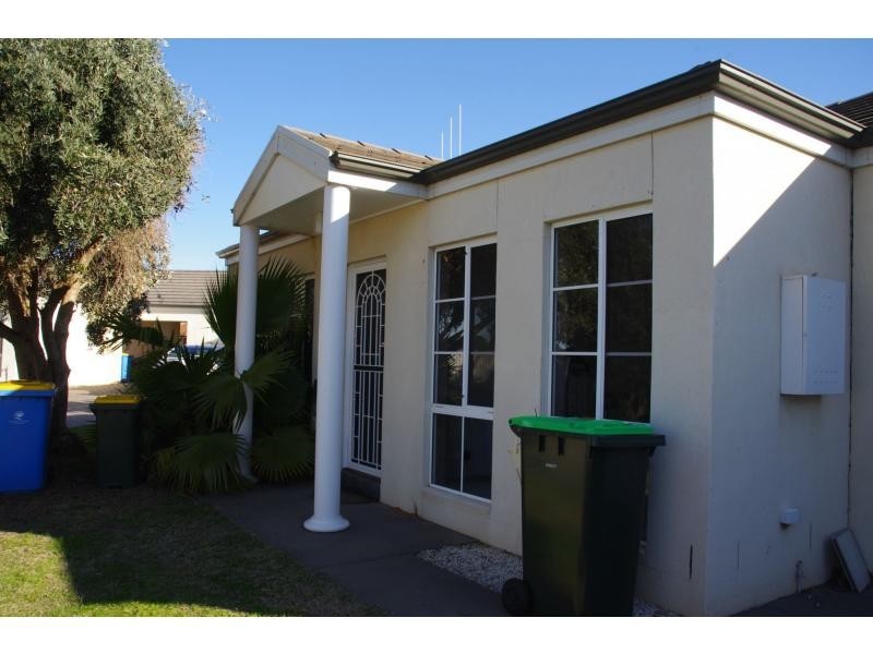 2/9 Lawson Drive, Cobram VIC 3644