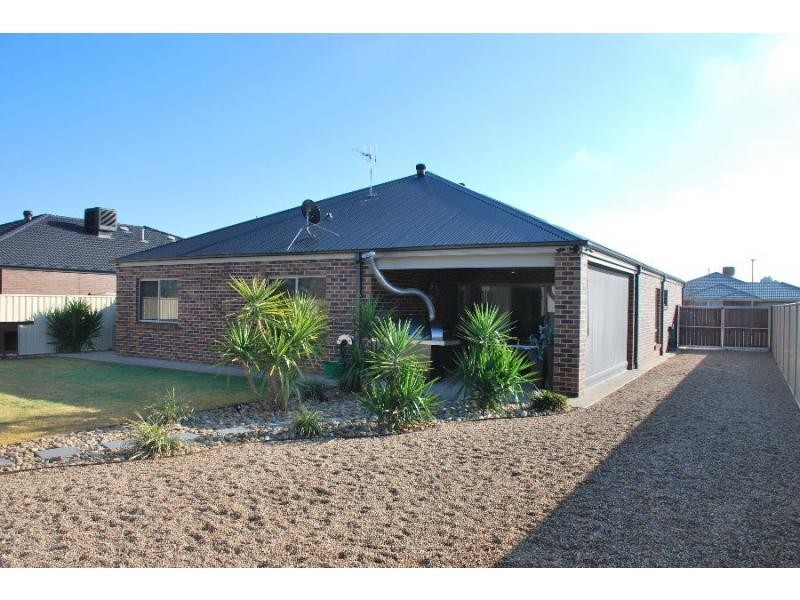 87 Bisogni Drive, Cobram VIC 3644