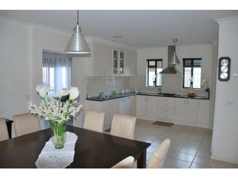 42 Lawson Drive, Barooga NSW 3644