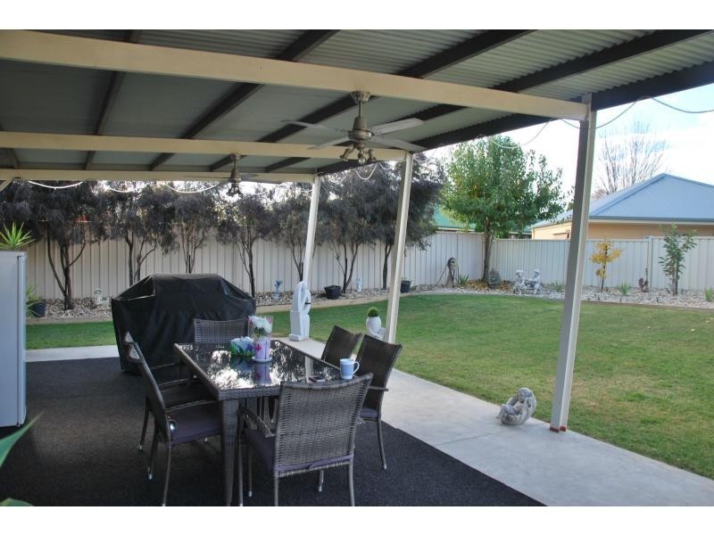 42 Lawson Drive, Barooga NSW 3644