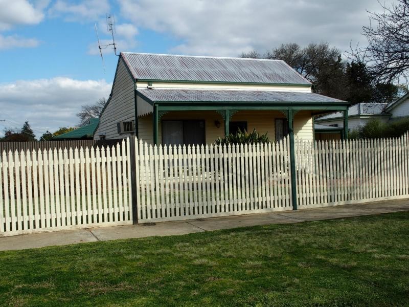 2 Oak Street, Cobram VIC 3644