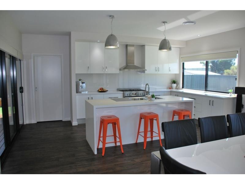 8 Dudley Park Lane, Cobram VIC 3644