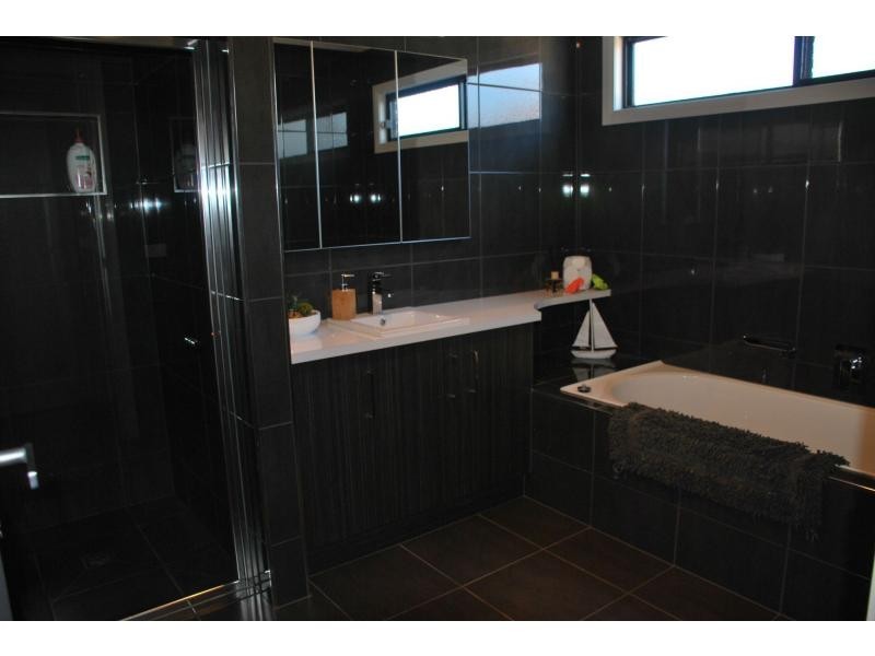 8 Dudley Park Lane, Cobram VIC 3644