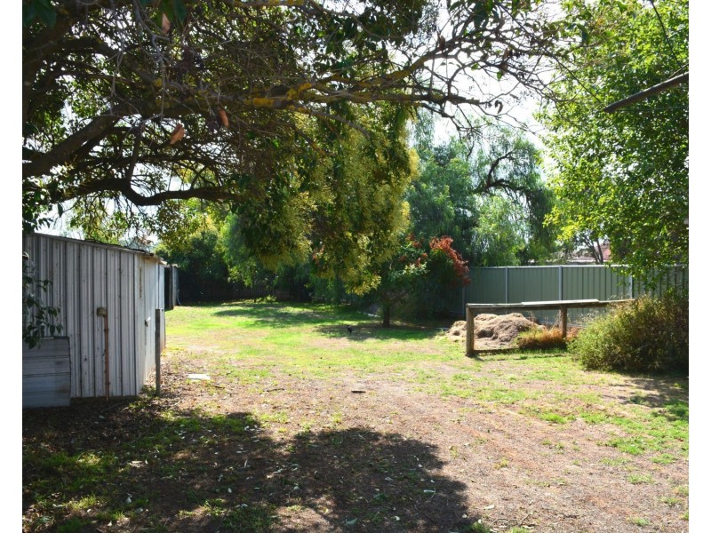 5 Christie Avenue, Cobram VIC 3644