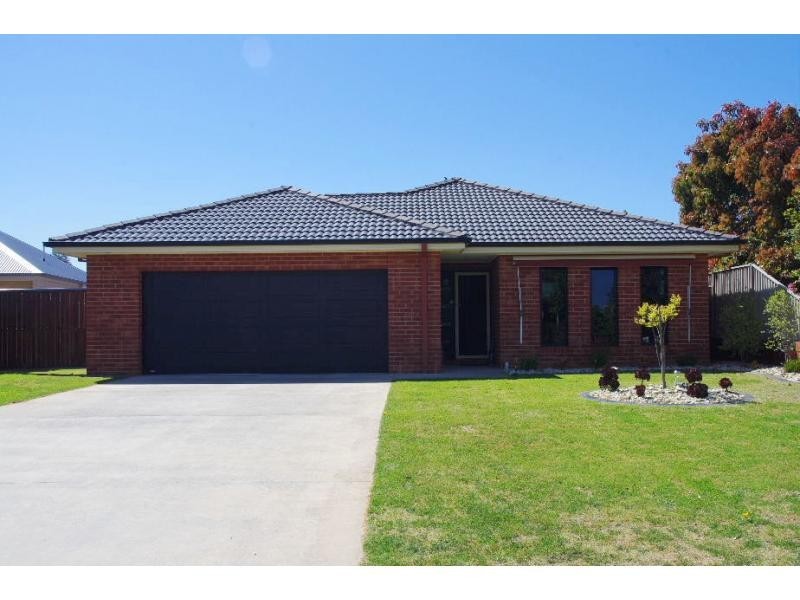 3 Murray Heights, Cobram VIC 3644